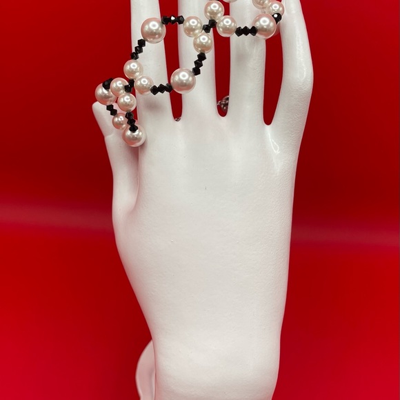 Natural shell pearl beads  freshwater mother of pearl +black crystals Bracelet - Picture 3 of 5